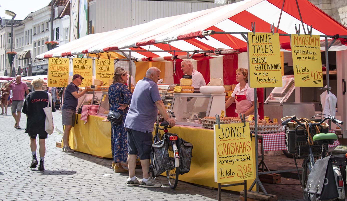 Tips om Geld te Besparen tijdens een Reis naar Breda: Vervoer, Eten en Accommodatie