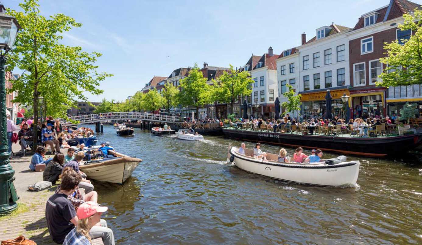 Leiden Verkeersgids: Openbaar Vervoer, Treinen en Fietsen